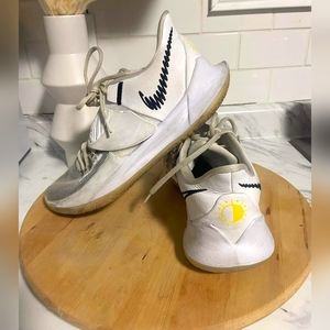 Nike Kyrie Low 3 'Eclipse' Size 10